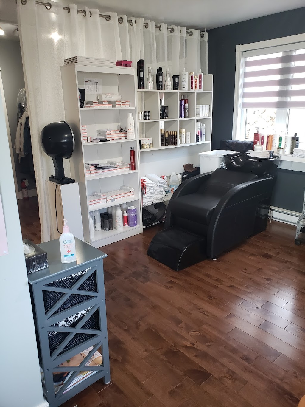 Renaissance coiffure | 5990 Chem. Brassard, Saint-Zénon, QC J0K 3N0, Canada | Phone: (581) 982-1634