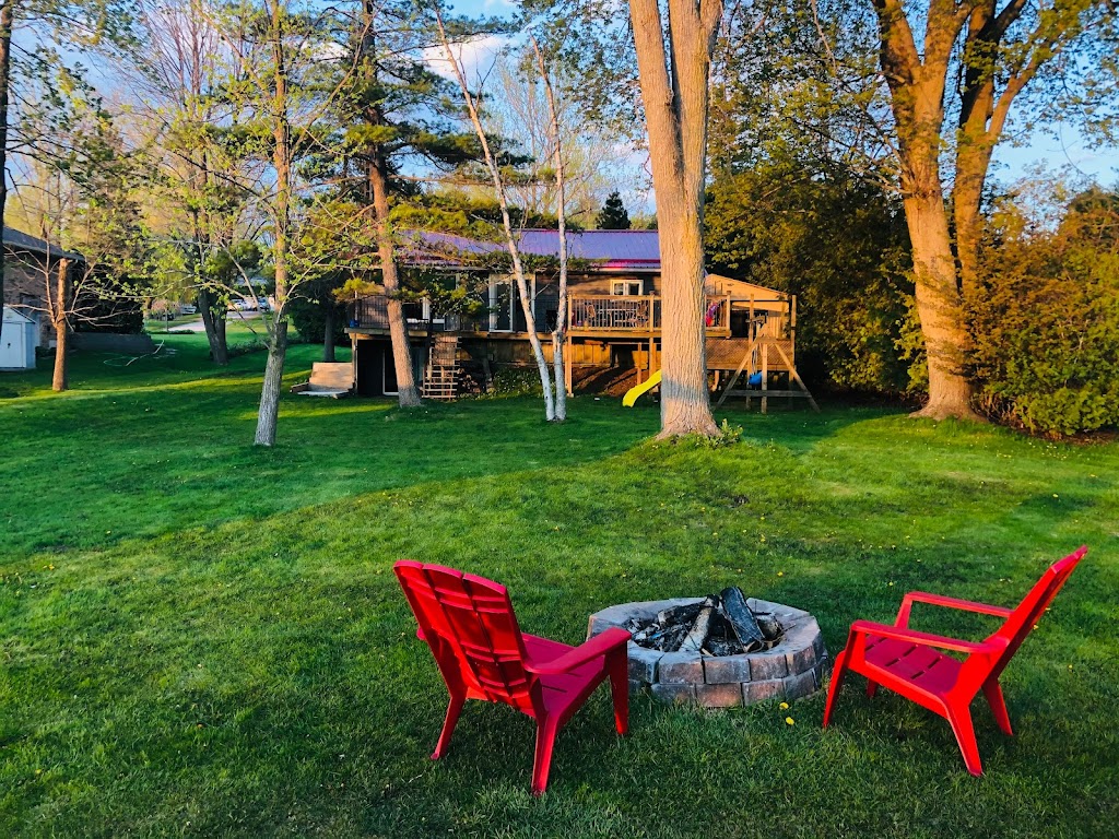 Cozy cottage life | 44 Cadillac Blvd, Omemee, ON K0L 2W0, Canada | Phone: (647) 400-7447