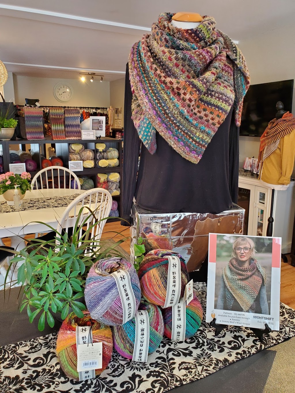 Granny Birds Wool Shoppe | 5 King St E, Bobcaygeon, ON K0M 1A0, Canada | Phone: (705) 731-1106