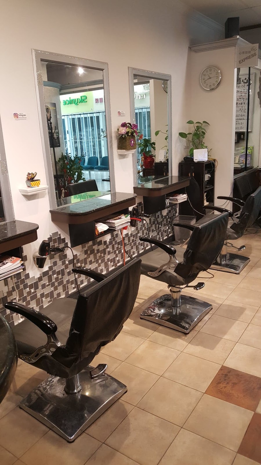 Pro Wave Hair Salon | 8360-8362 Kennedy Rd unit 11-12, Unionville, ON L3R 9W4, Canada | Phone: (905) 513-7778