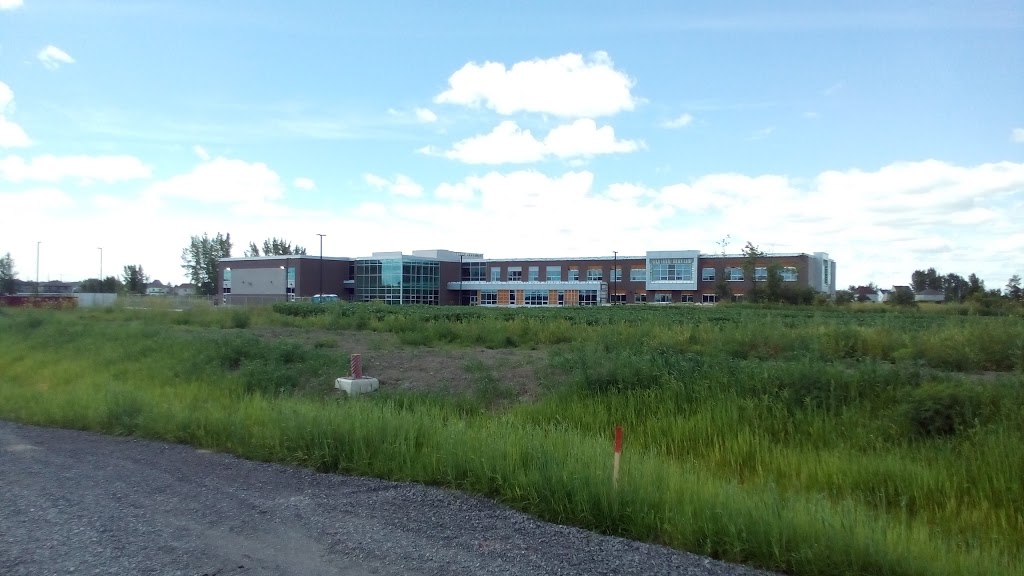 Primary School Val Des Ruisseaux | 650 Avenue des Pélicans, Laval, QC H7A 3K1, Canada | Phone: (450) 662-7000