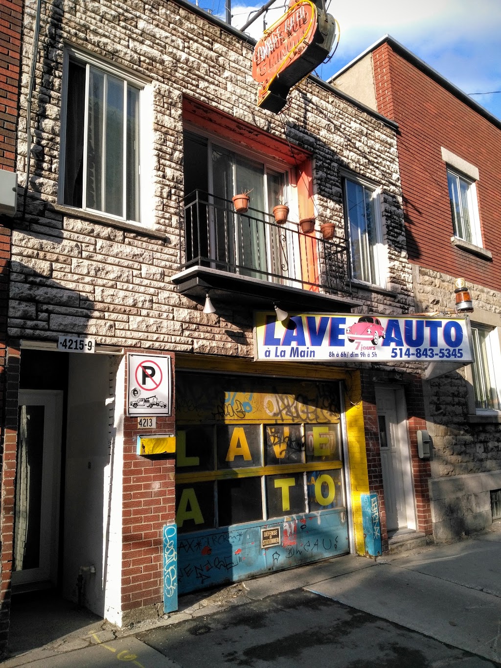 5 Minutes Lave Auto | 4213 Rue Drolet, Montréal, QC H2W 2L7, Canada | Phone: (514) 843-5345