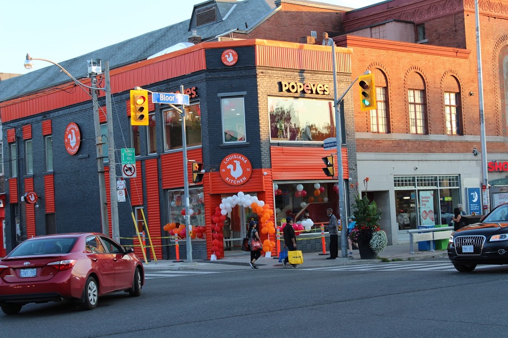 Popeyes Louisiana kitchen | 2221 Bloor St W, Toronto, ON M6S 1N7, Canada | Phone: (416) 762-3444