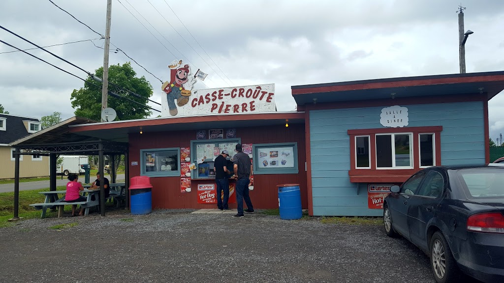 Casse Croute Pierre | 107 Montée du Lac, Plage-Saint-François, QC J0S, Canada