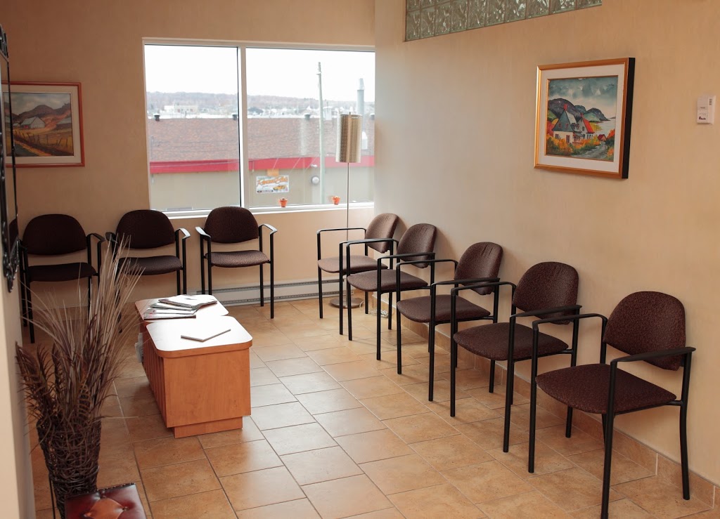 Clinique Dentaire Bélanger | 730 Avenue Taniata, Saint-Jean-Chrysostome, QC G6Z 2C5, Canada | Phone: (418) 834-0778