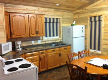 Summit Creek Cabins | Crowsnest Hwy, Coleman, AB T0K 0M0, Canada | Phone: (403) 563-8347