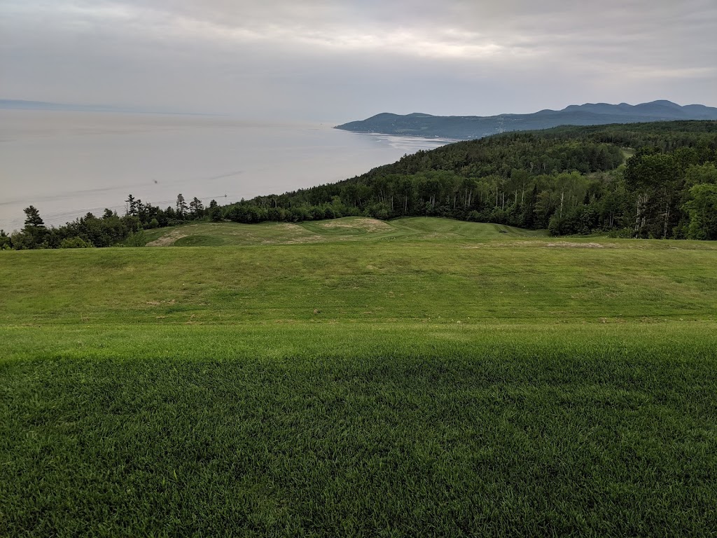 Le Point Cardinal Restaurant | 595 Côte Bellevue, La Malbaie, QC G5A 2W6, Canada | Phone: (418) 665-3703