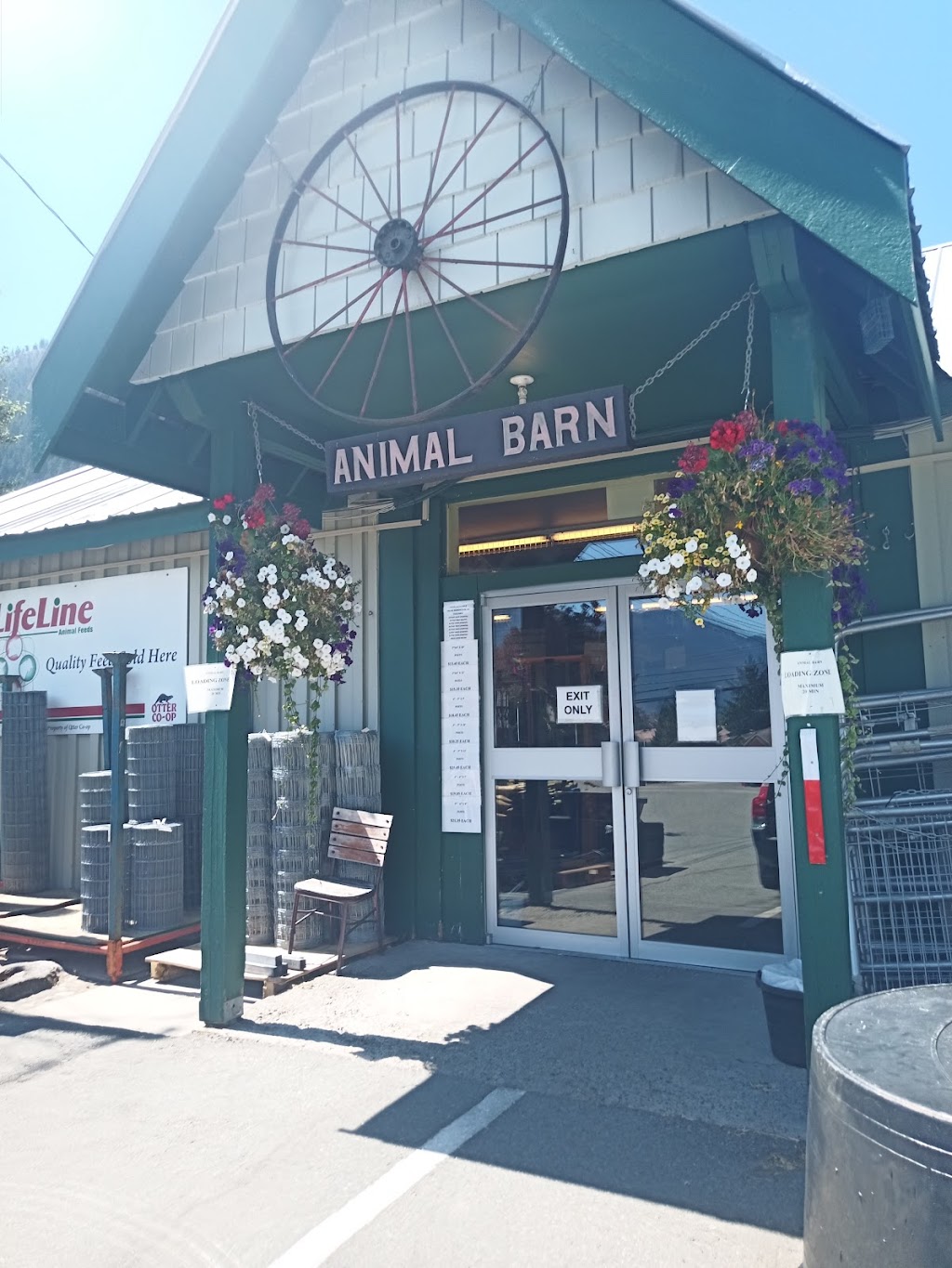 Animal Barn | 1384 Pemberton Portage Rd, Pemberton, BC V0N 2L0, Canada | Phone: (604) 894-6740