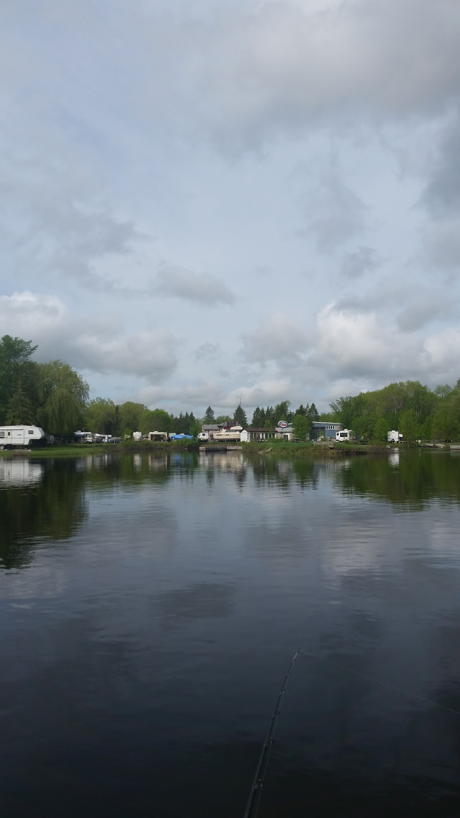 Willow Bend Marina | 374 Carolyn St, Peterborough, ON K9J 6X6, Canada | Phone: (705) 743-4270