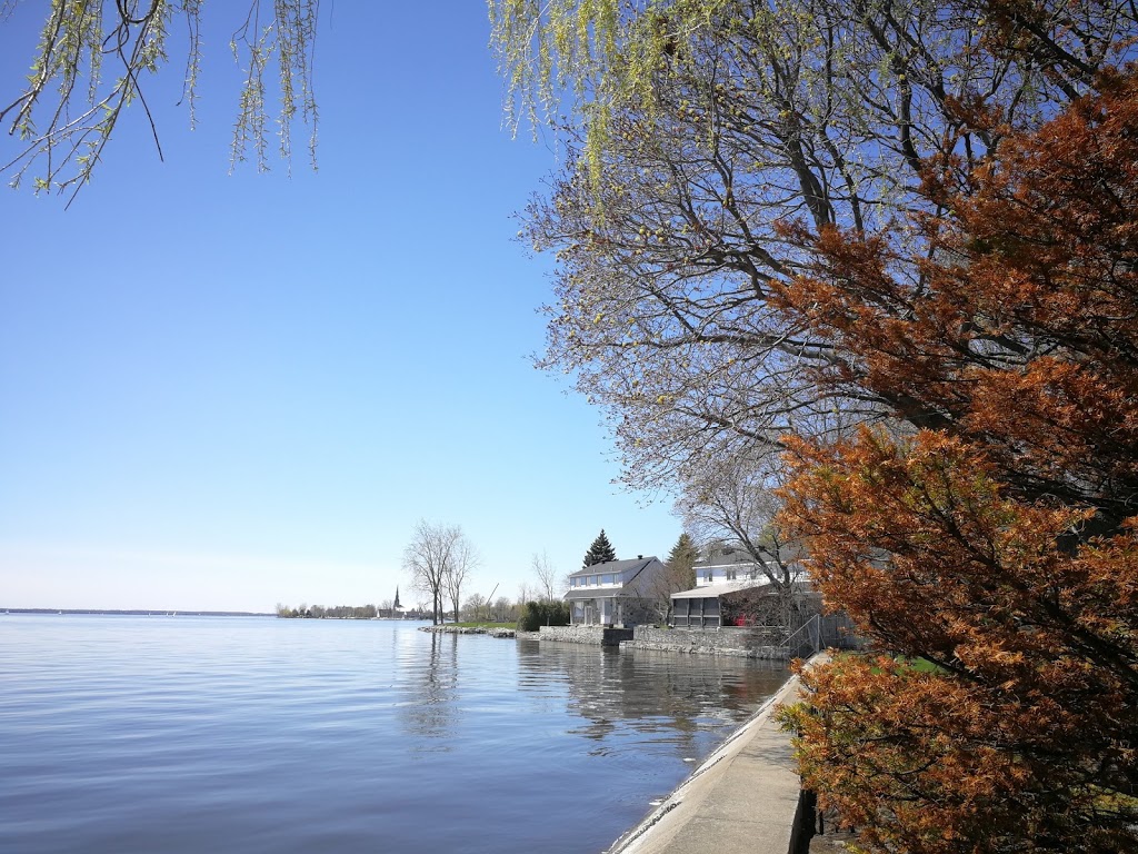 Parc Stewart | Chemin du Bord-du-Lac, Pointe-Claire, QC H9S 5T5, Canada | Phone: (514) 872-0311