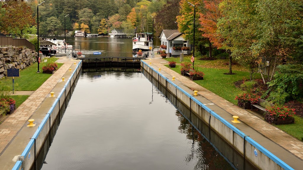 Port Carling Locks | 6 Lock St E, Port Carling, ON P0B 1J0, Canada | Phone: (705) 644-3179