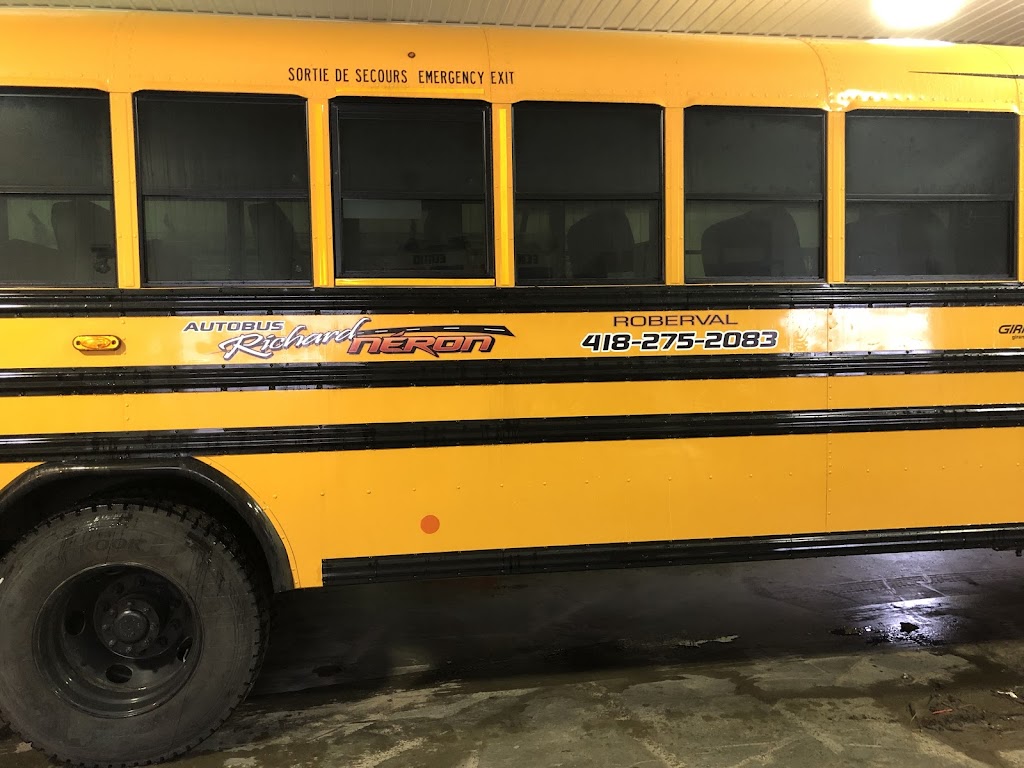 Autobus Richard Néron | 93 Rue Larouche, Roberval, QC G8H 3N1, Canada | Phone: (418) 275-2083