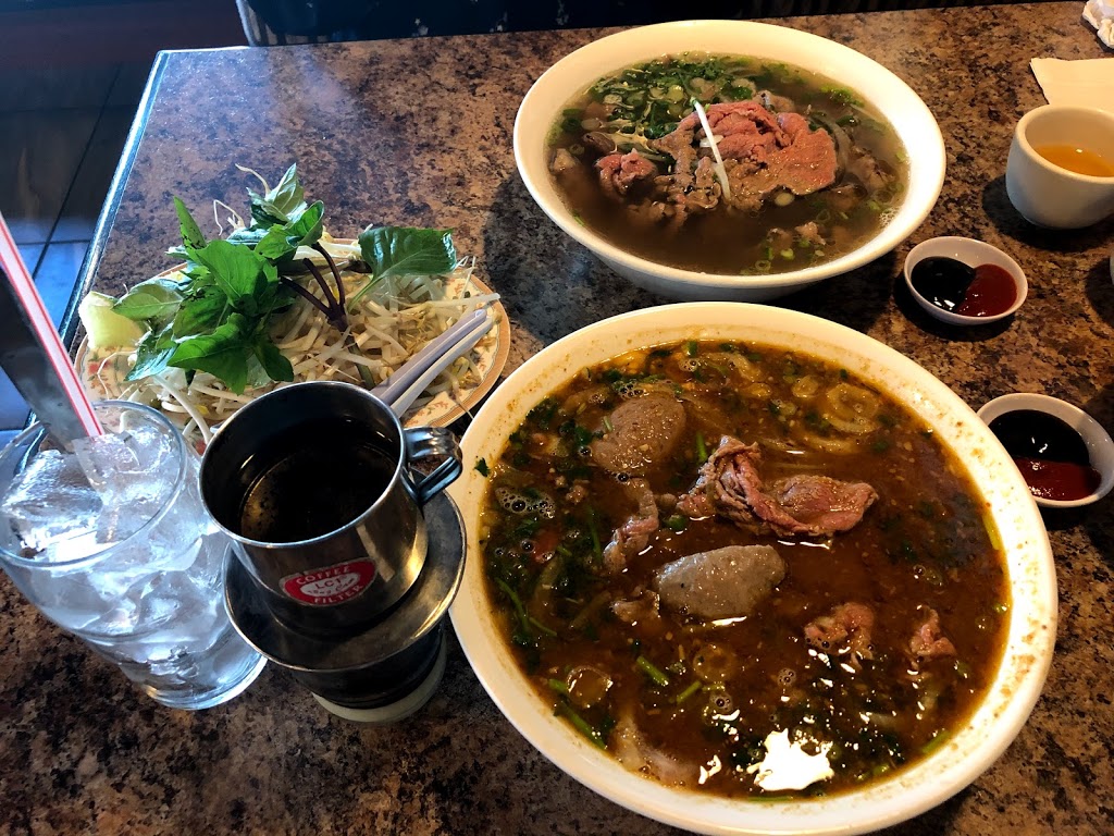 Pho Hoan Pasteur (Royal Oak) | 8108, 8650 112 Ave NW, Calgary, AB T3R 0R5, Canada | Phone: (587) 353-2188