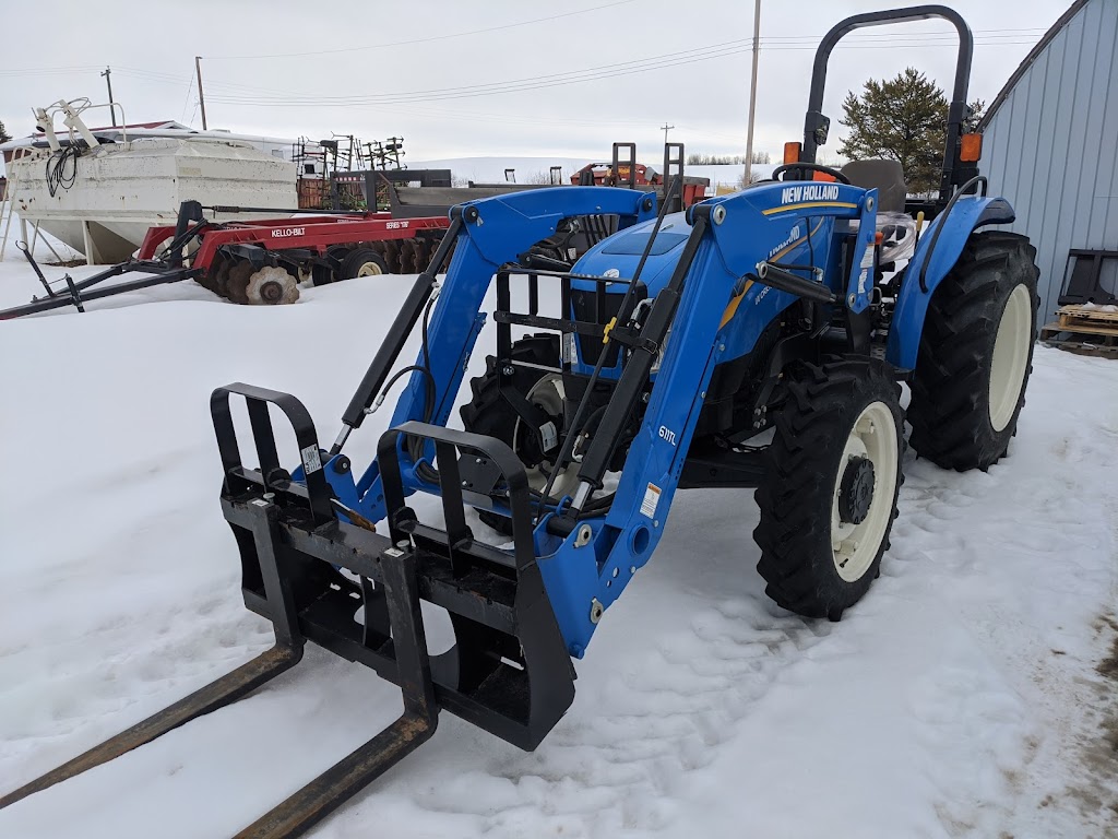 Bourkes Farm Equipment Ltd | Bridge Crossing Rd, Tomahawk, AB T0E 2H0, Canada | Phone: (780) 339-3939