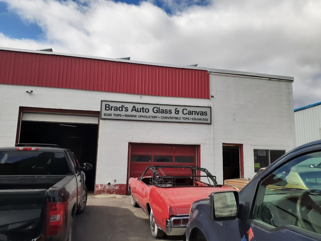 Brads Auto Glass & Canvas | 382 Patrick St, Kingston, ON K7K 3R5, Canada | Phone: (613) 541-7212