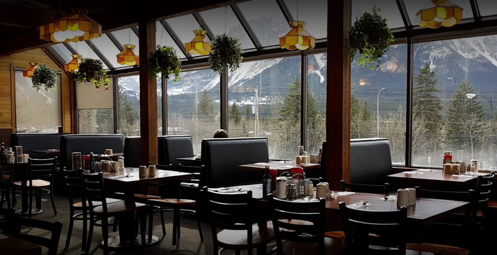 Craigs Way Station | 1727 Mountain Ave, Canmore, AB T1W 2W1, Canada | Phone: (403) 678-2656