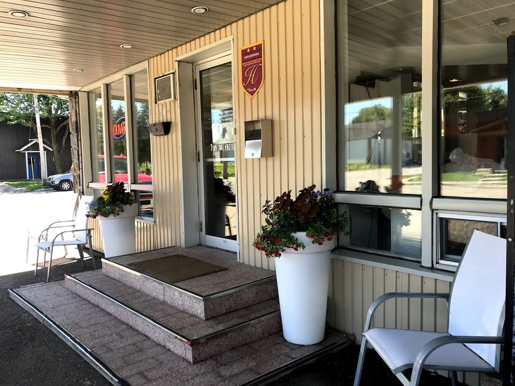 Motel Bellefeuille Inc. | 2070 Rue Bellefeuille, Trois-Rivières, QC G9A 2T6, Canada | Phone: (819) 376-7421