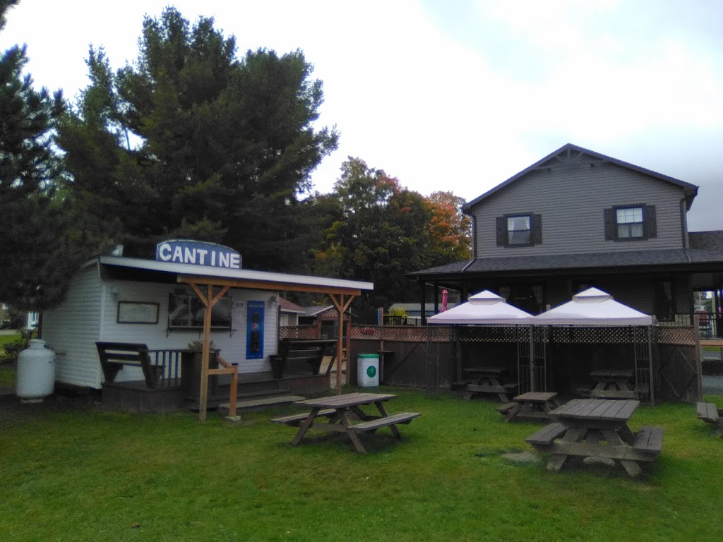 Cantine chez Cathy | 640 Rue Saint-Augustin, Woburn, QC G0Y 1R0, Canada | Phone: (819) 544-2097