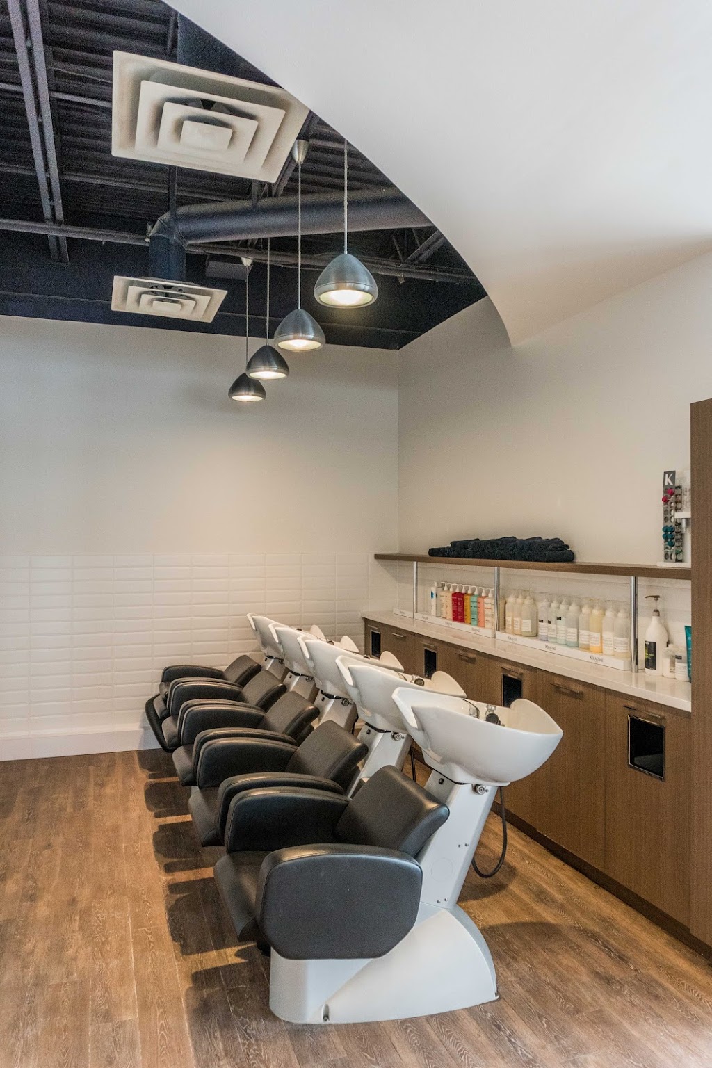 Venere Salon | 1122 Dorval Dr, Oakville, ON L6M 3E4, Canada | Phone: (905) 847-1222