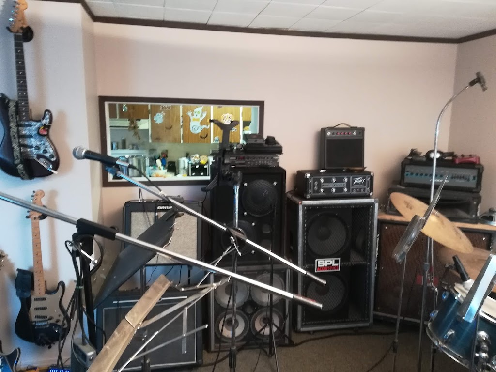 Rustix Recording and Mixing Studio | 6881 18 St, Grand Forks, BC V0H 1H0, Canada | Phone: (250) 443-5059