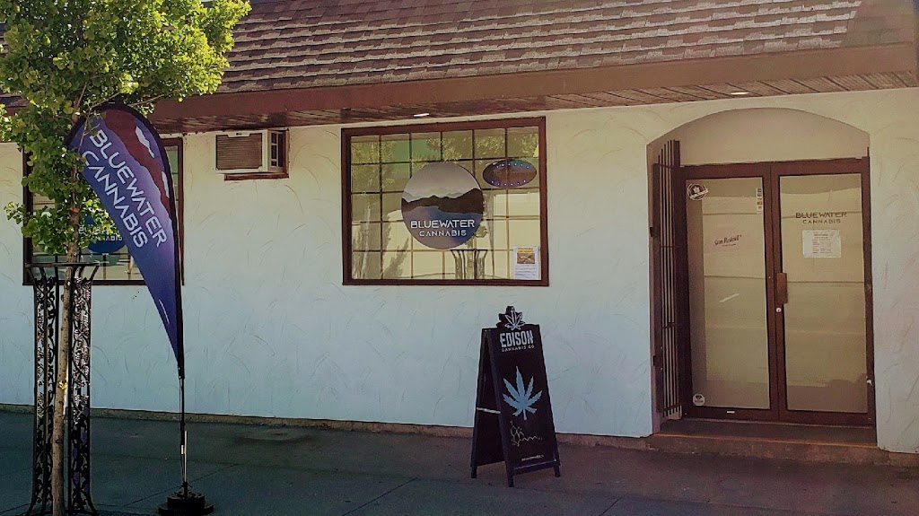 Bluewater Cannabis | 6341, Oliver, BC V0H 1T0, Canada | Phone: (250) 498-0200