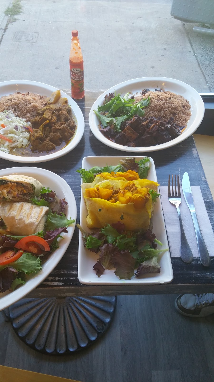 Annies Caribbean Express | Inside Esso gas station, 3449 Dundas St W, York, ON M6S 2S5, Canada | Phone: (416) 551-7574