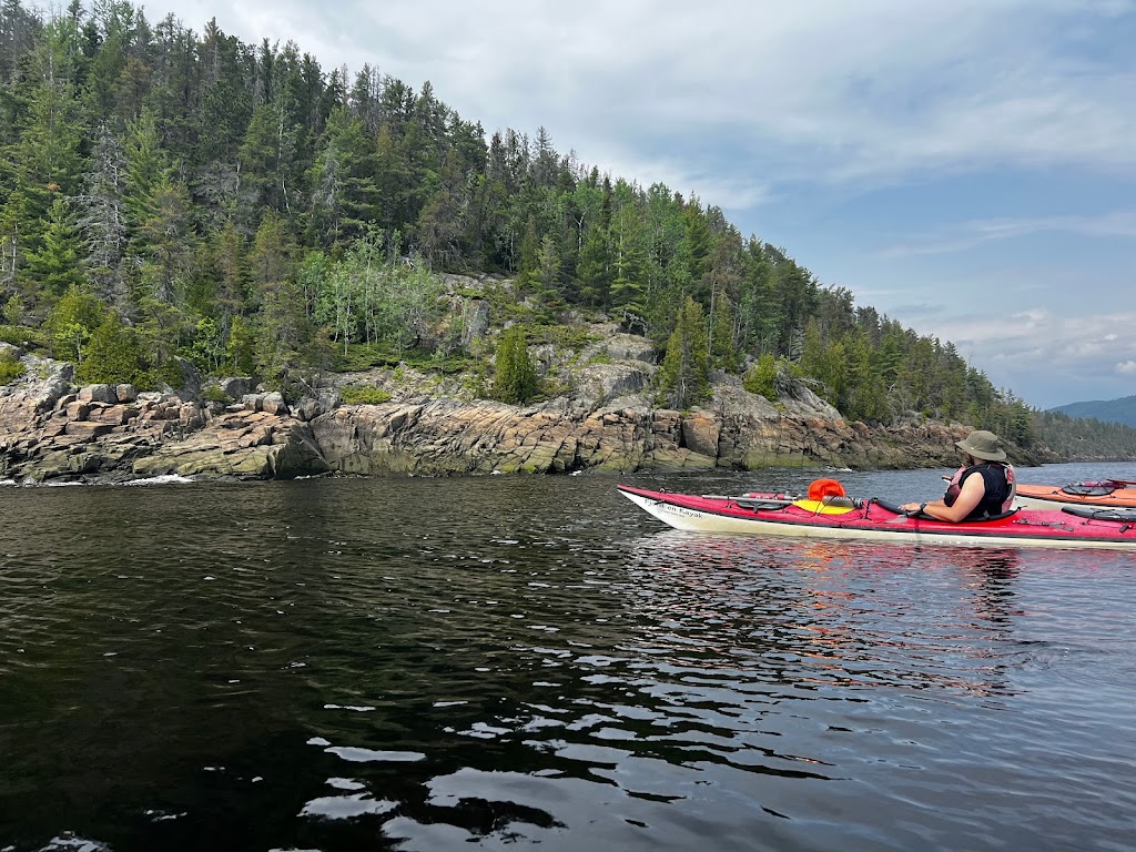 Fjord en Kayak | 359 Rue Saint-Jean-Baptiste, LAnse-Saint-Jean, QC G0V 1J0, Canada | Phone: (418) 272-3024