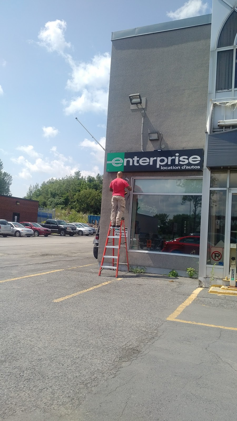 Enterprise Rent-A-Car | 6685 Saint-Jacques Ouest, Montréal, QC H4B 1V3, Canada | Phone: (514) 483-4633