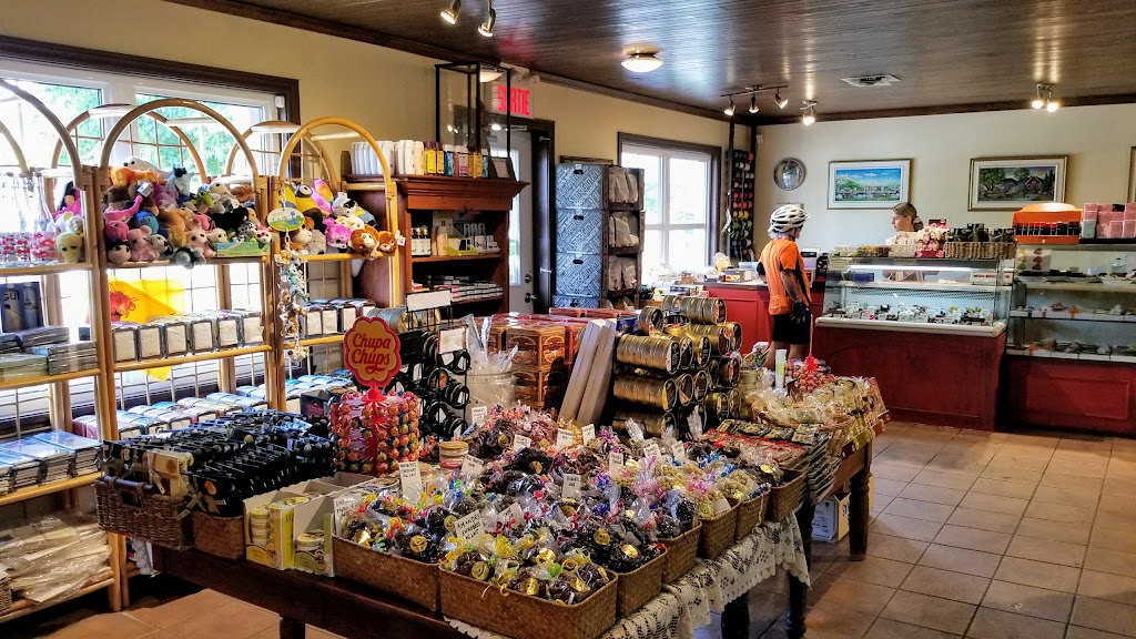 Le Musée du chocolat de la confiserie Bromont | 679 Rue Shefford, Bromont, QC J2L 1C2, Canada | Phone: (450) 534-3893