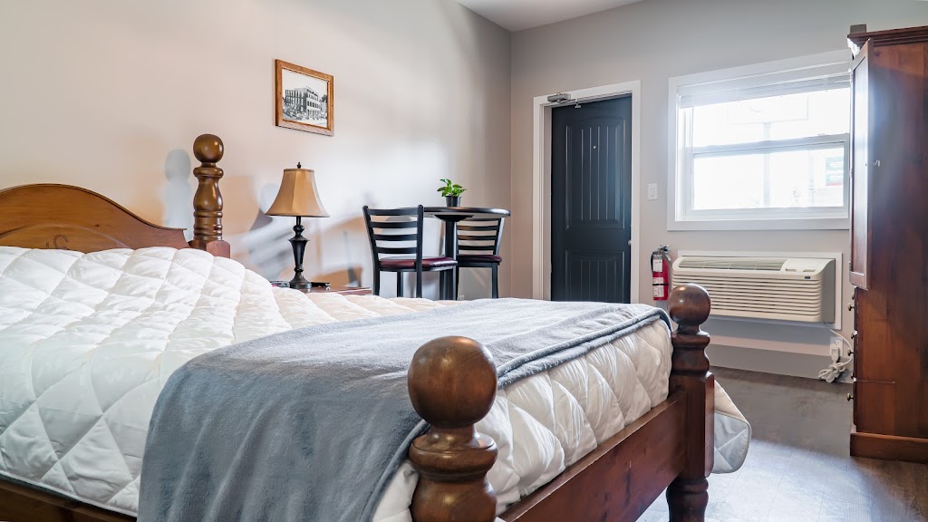 Wheatley Hotel and Front Desk Lounge | 9 Talbot Rd E, Wheatley, ON N0P 2P0, Canada | Phone: (519) 825-4637