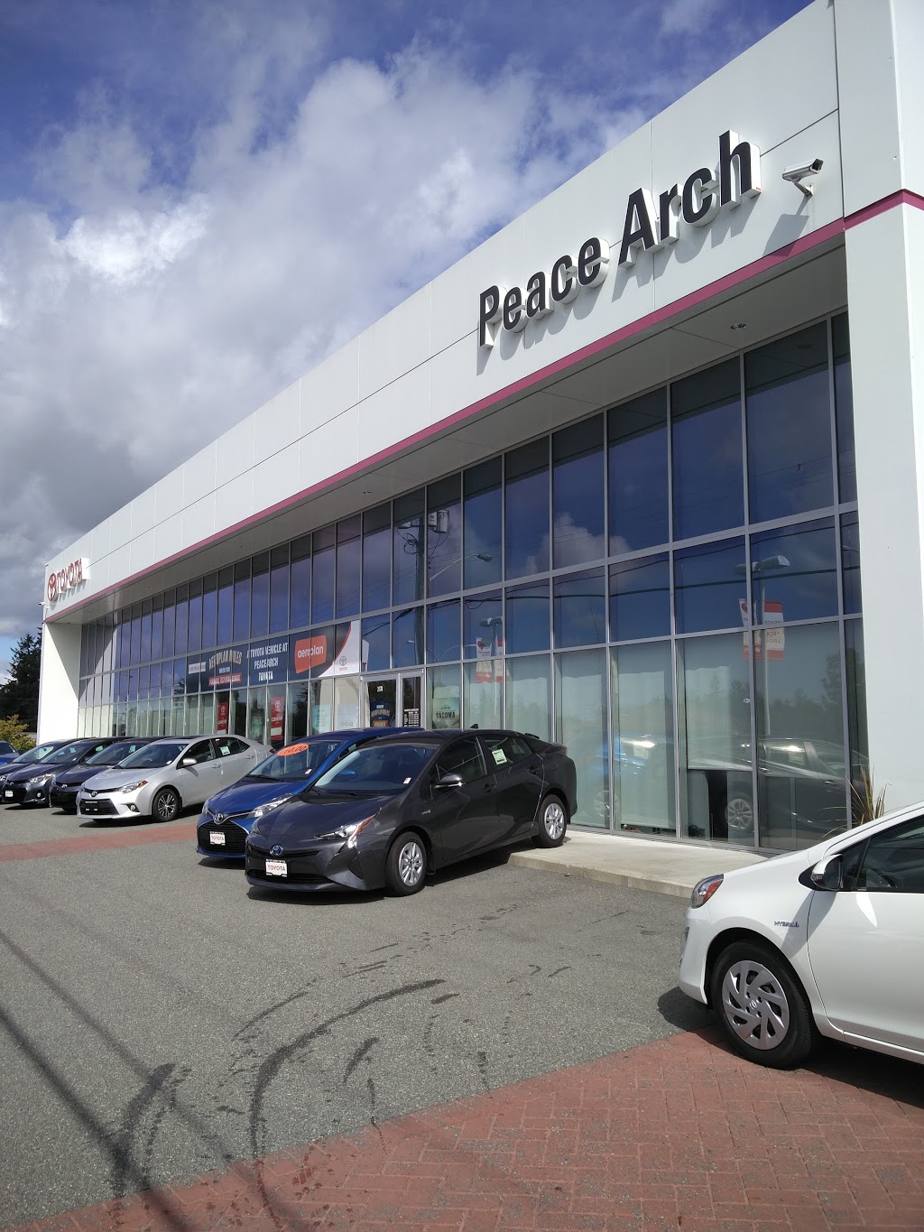 OpenRoad Toyota Peace Arch | 3174 King George Blvd, Surrey, BC V4P 1A2, Canada | Phone: (604) 531-2916