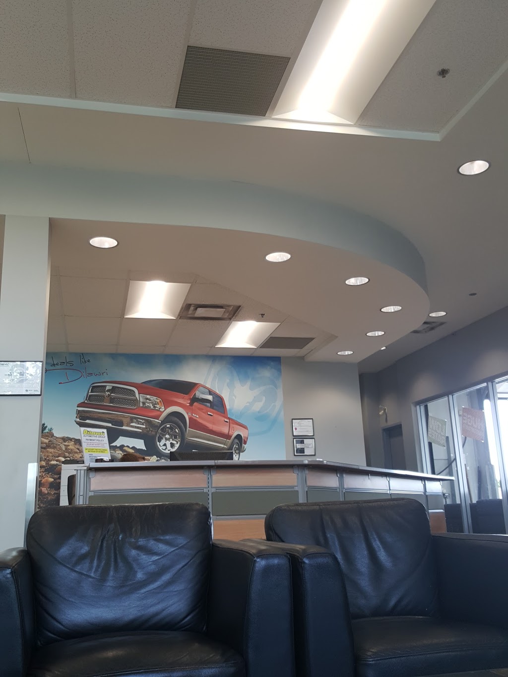 Dilawri Chrysler Jeep Dodge Ram | 370 W Hunt Club Rd, Nepean, ON K2E 1A5, Canada | Phone: (613) 801-0278