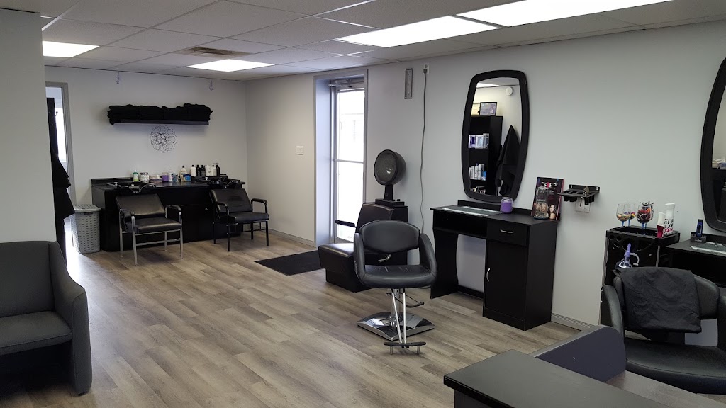 Hair Hunters | 58 Ontario St N, Grand Bend, ON N0M 1T0, Canada | Phone: (519) 238-1099