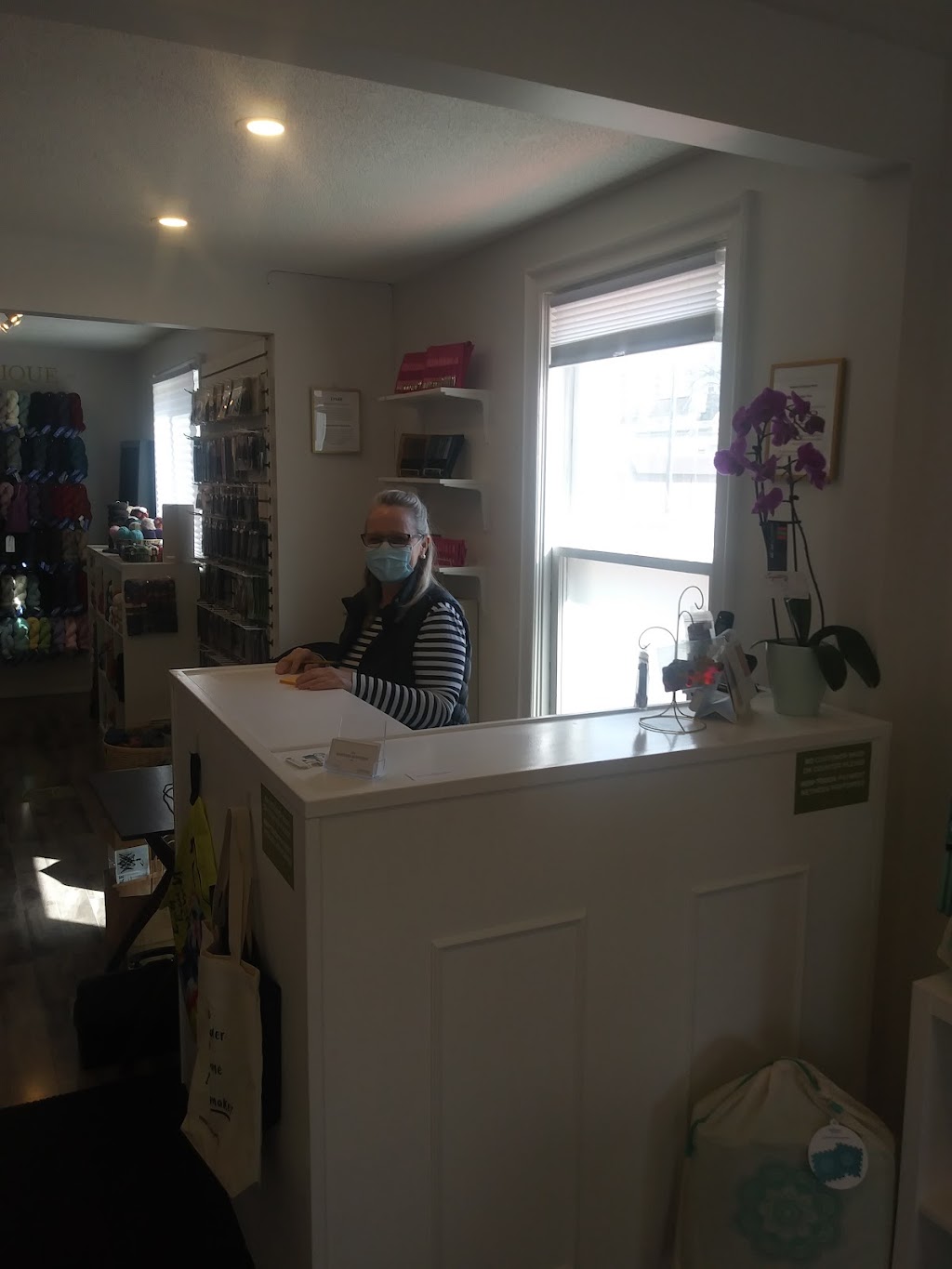 The Knitters Boutique Inc | 431 Pearl St, Burlington, ON L7R 2N2, Canada | Phone: (905) 631-3213