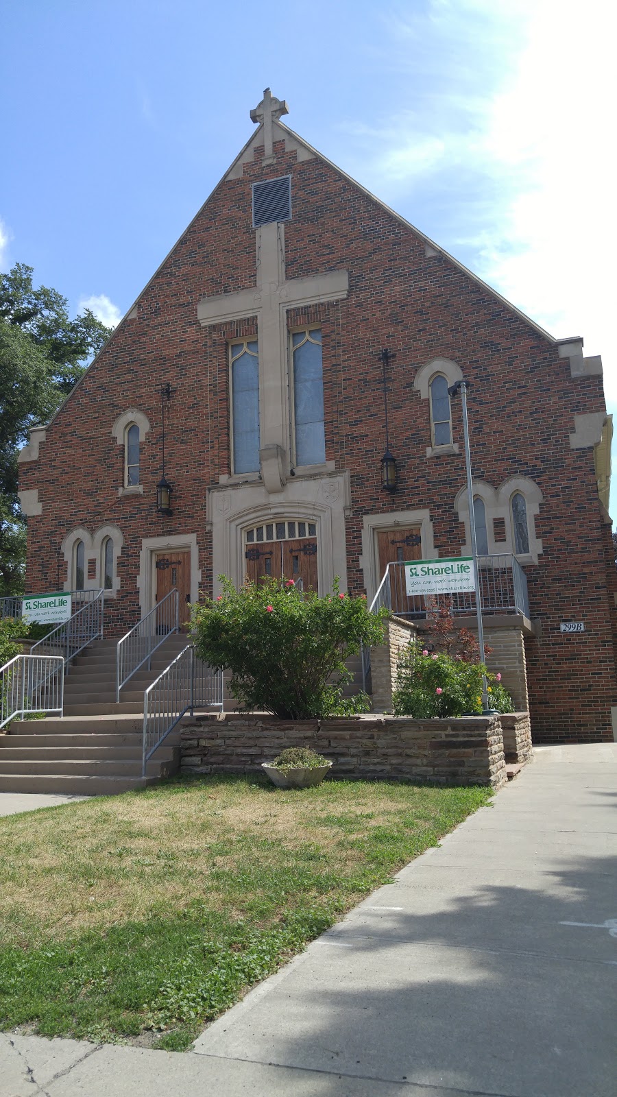 Holy Cross Church | 291 Cosburn Ave, East York, ON M4J 2M4, Canada | Phone: (416) 421-5225