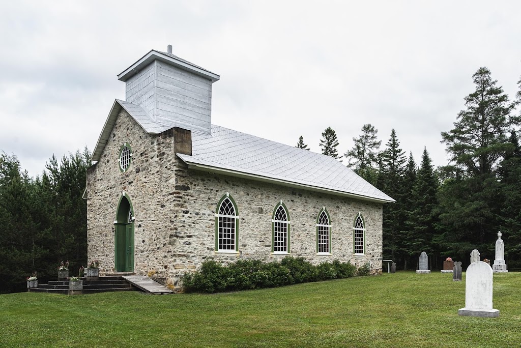 Église Saint-Paul-de-Cumberland / Jardin Harbottle | 516 Rte Taylor, Saint-Simon-les-Mines, QC G5Y 5C2, Canada | Phone: (418) 230-3808