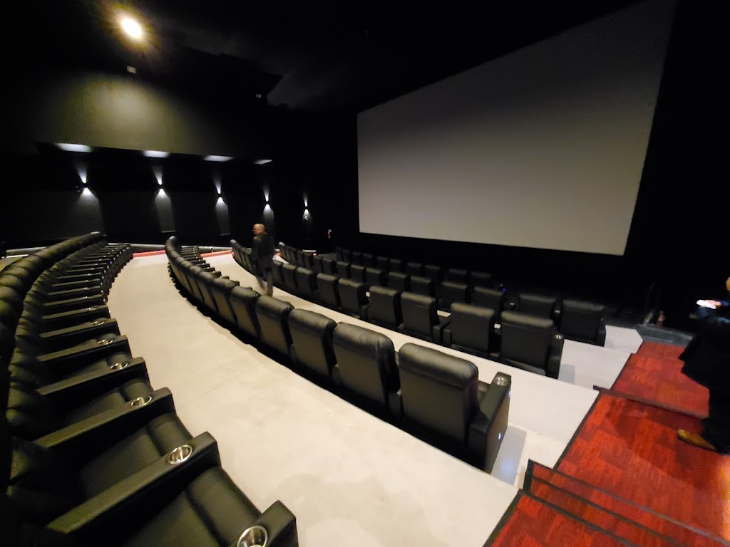 Cinéma St-Eustache | 305 Av. Mathers, Saint-Eustache, QC J7P 4C1, Canada | Phone: (450) 472-7086