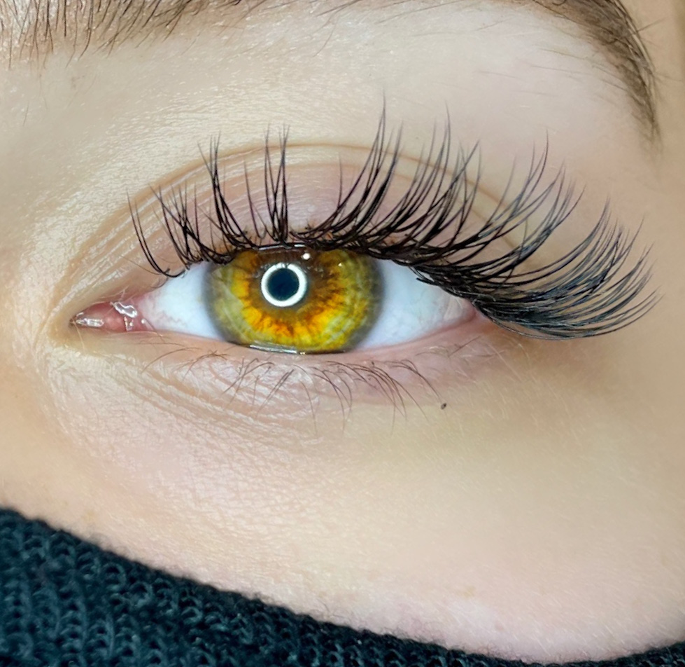 Bellas Lash Co. | 1598 Nichol Rd, White Rock, BC V4B 3C2, Canada | Phone: (604) 727-4288