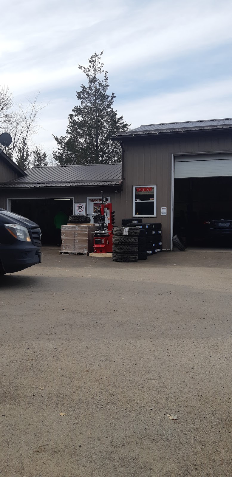 Rez Boyz Signature Tire | 5976 Old Highway 2, Shannonville, ON K0K 3A0, Canada | Phone: (613) 968-6333