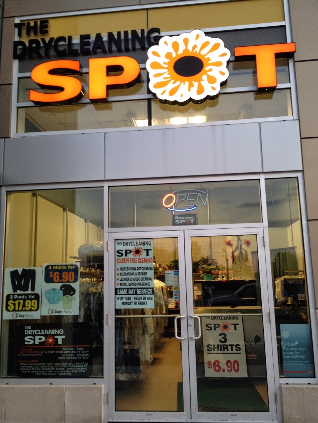 Dry Cleaning Spot | 640 Queenston Rd, Hamilton, ON L8K 1K2, Canada | Phone: (905) 560-1717