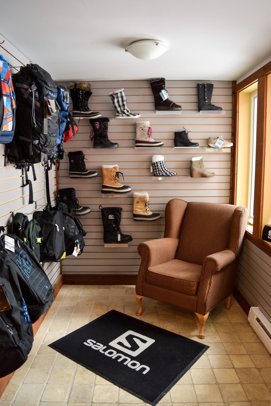Dizzys Ski and Board Shop | 6375 Whiskey Jack Rd, Beaverdell, BC V0H 1A0, Canada | Phone: (250) 491-6142