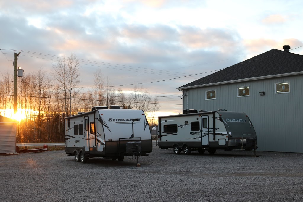 Toiture de vr Rocky Giroux | réparation de VR | réparation de ro | Entrepôt seulement, 950 CH Notre Dame, Champlain, QC G0X 1C0, Canada | Phone: (819) 691-5493