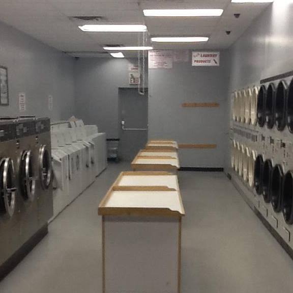 S & S Coin Laundry Express | 190 Memorial Ave, Orillia, ON L3V 5X6, Canada | Phone: (705) 326-2462