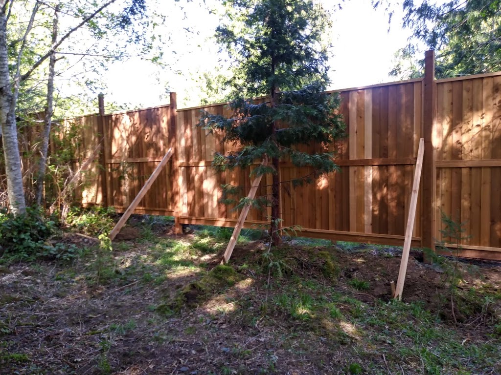 T & R Fence Installers | 338 Rheumer Cres, Parksville, BC V9P 2T8, Canada | Phone: (250) 951-6289