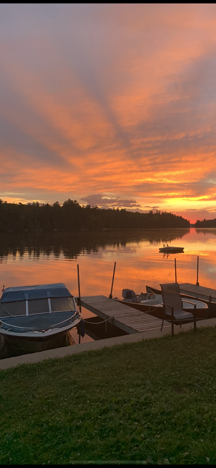 Mohawk Lodge | Mohawk Ln, Sharbot Lake, ON K0H 2P0, Canada | Phone: (613) 279-2048