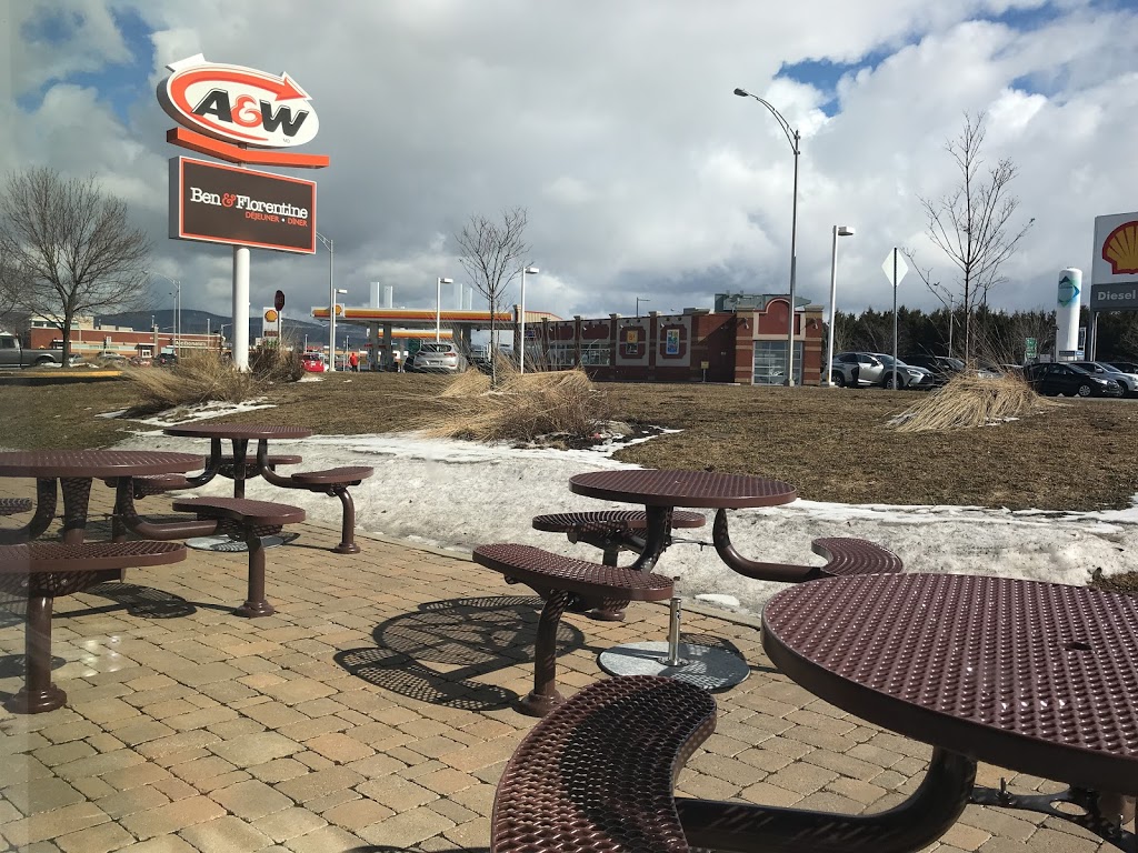 A&W Canada | 3321 Rue du Carrefour, Québec, QC G1C 7E1, Canada | Phone: (418) 661-1331