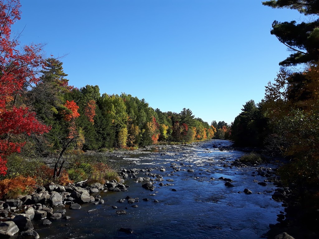 Parc régional de la Rivière-du-Nord (stationnement Prévost) | Chemin du Plein Air, Prévost, QC J5L 2S2, Canada | Phone: (450) 431-1676