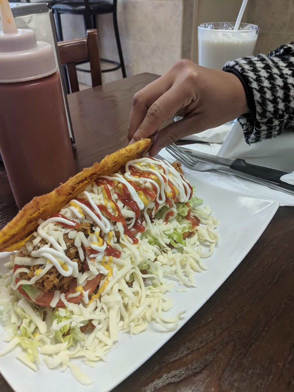 Tostadas Grill | 2892 Dufferin St, North York, ON M6B 3S7, Canada | Phone: (647) 349-5520