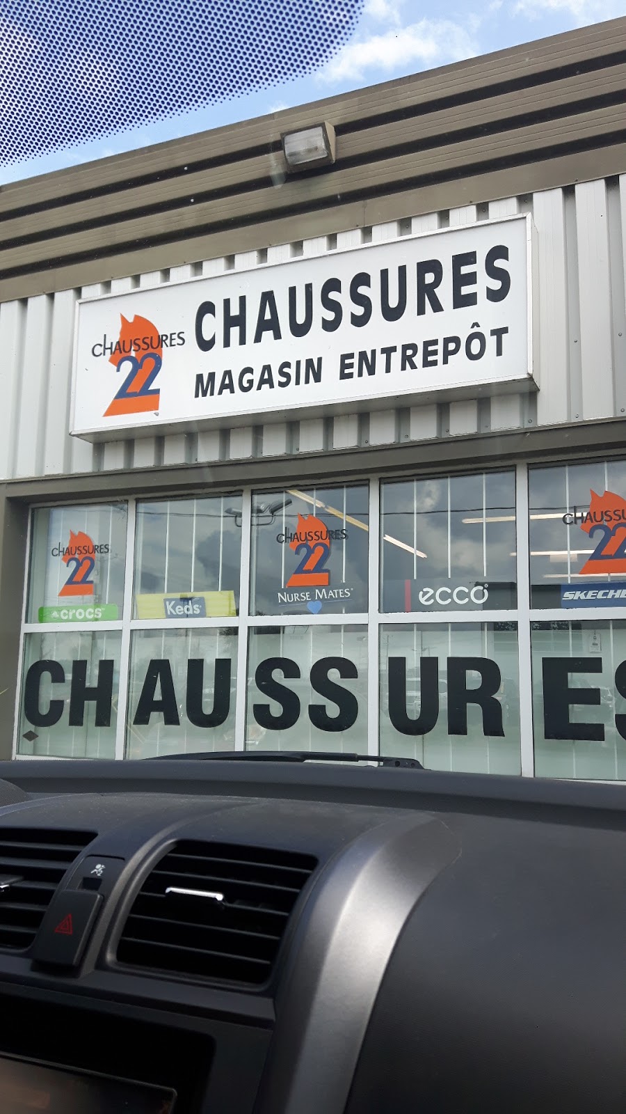 Chaussures 22 | 4585 Chemin de Chambly, Saint-Hubert, QC J3Y 3M9, Canada | Phone: (450) 678-6828