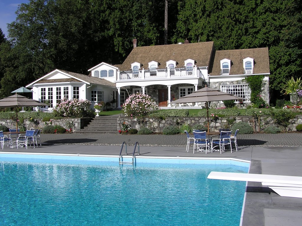 Rowenas Inn on the River | 14282 Morris Valley Rd, Harrison Mills, BC V0M 1L0, Canada | Phone: (604) 796-1000